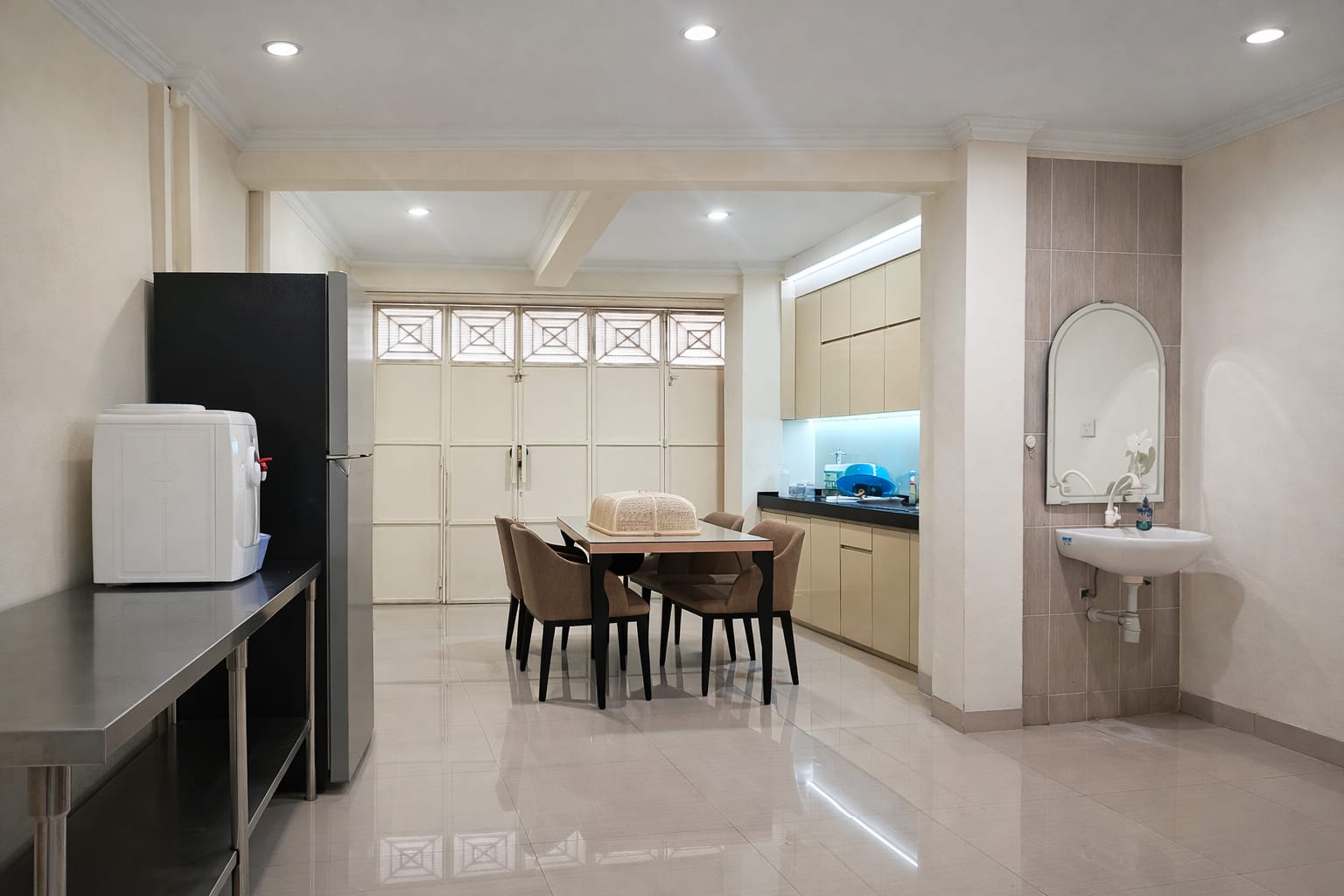 Cooking Amenities & Stove