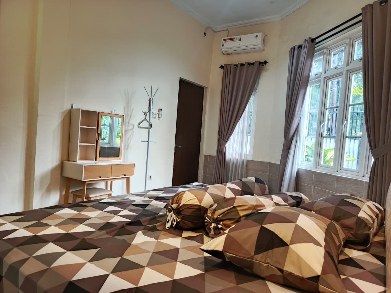 Spacious Bedroom Suite